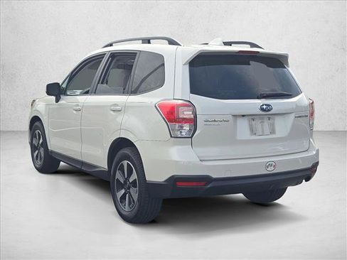 Used 2018 Subaru Forester 2.5i Premium AWD/4WD image 7