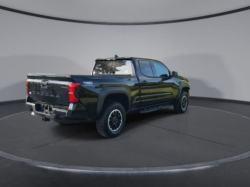 Certified 2025 Toyota Tacoma TRD Off-Road AWD/4WD image 8