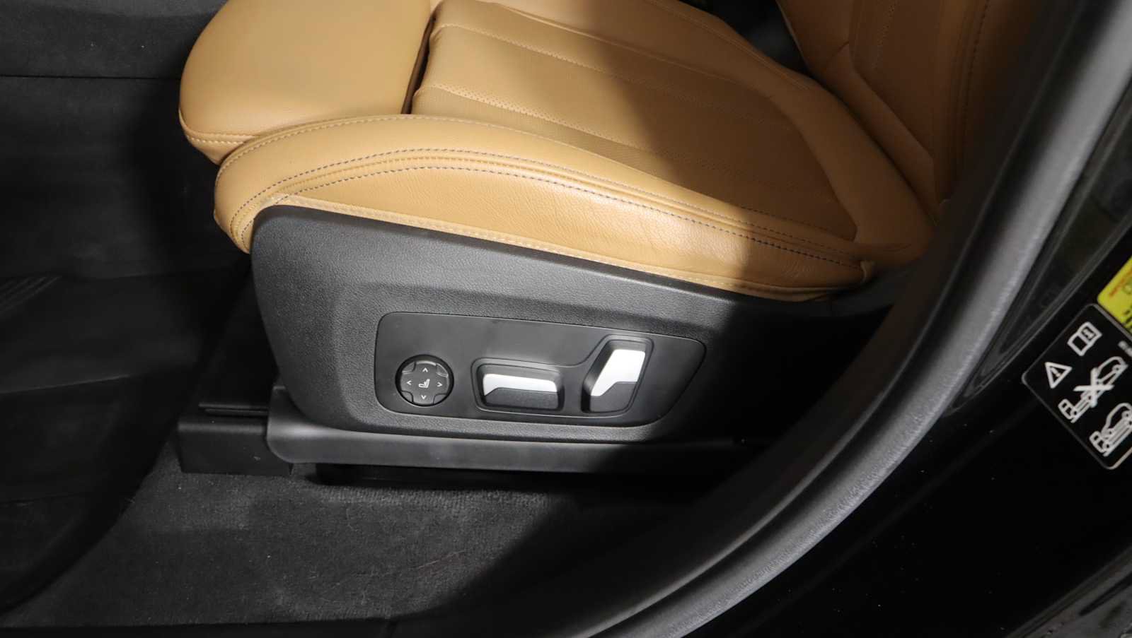 Used 2023 BMW X3 xDrive30i w/ Premium Package w/ZPA AWD/4WD image 18