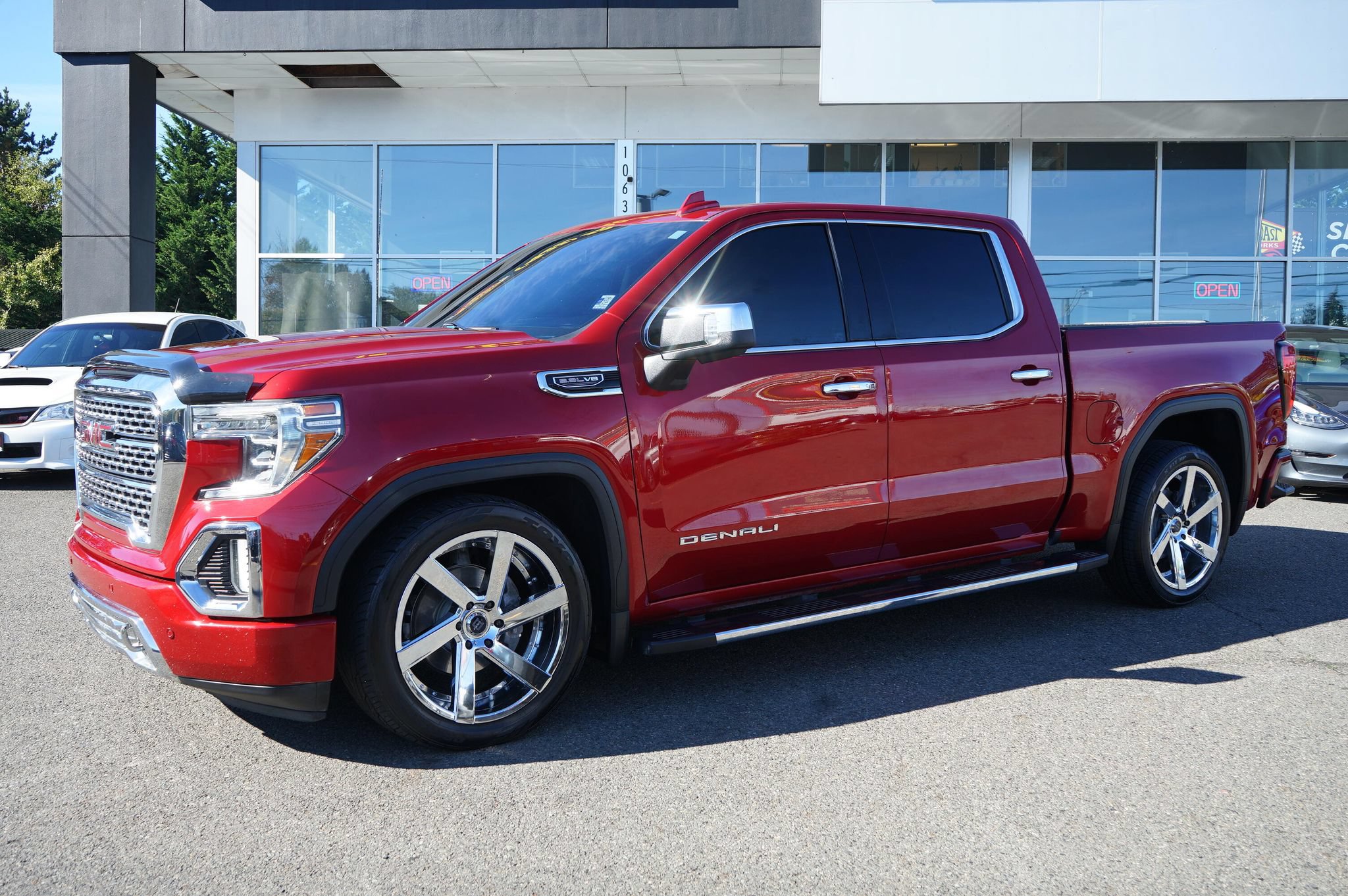 Used 2019 GMC Sierra 1500 Denali RWD image 2