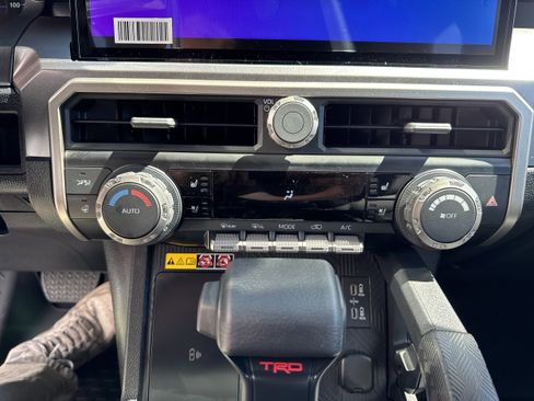 Used 2026 Toyota 4Runner TRD Off-Road Premium AWD/4WD image 18
