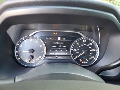 Certified 2024 Nissan Titan Platinum Reserve w/ Moonroof Package image 18