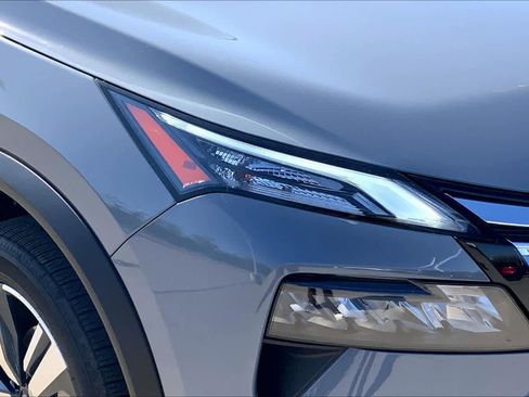 Used 2025 Nissan Rogue SL image 26