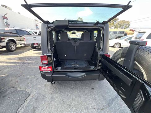 Used 2014 Jeep Wrangler Sport w/ Quick Order Package 24S AWD/4WD image 19