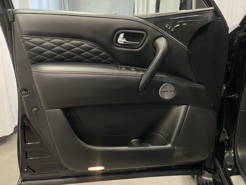 Used 2023 INFINITI QX80 Sensory w/ Cargo Package AWD/4WD image 12