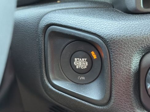 Used 2024 Jeep Wrangler Unlimited Sport AWD/4WD image 10