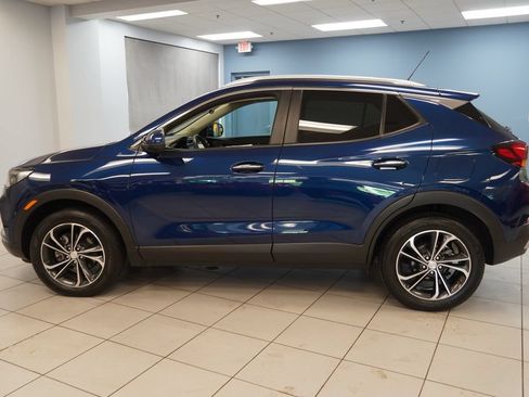 Used 2022 Buick Encore GX Select AWD/4WD image 2