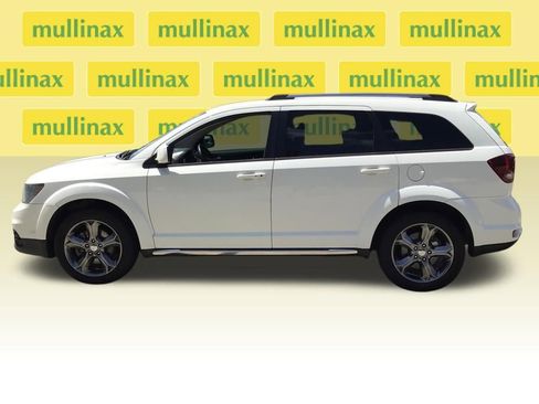 Used 2017 Dodge Journey Crossroad FWD image 11