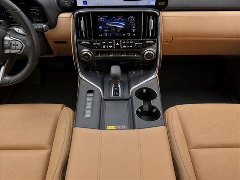 Used 2025 Lexus LX 700h Luxury AWD/4WD image 19