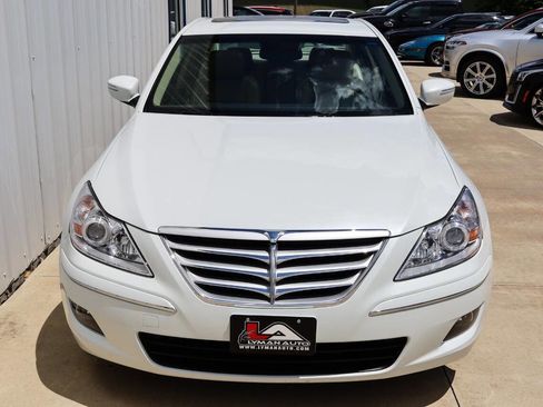 Used 2010 Hyundai Genesis 4.6 image 8