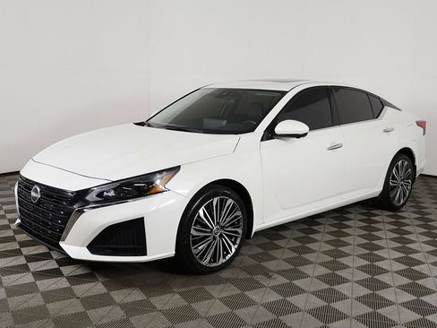 Used 2023 Nissan Altima 2.5 SL AWD/4WD image 9