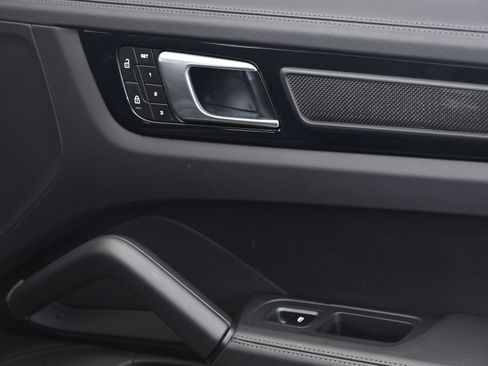 Used 2023 Porsche Cayenne Turbo GT image 21