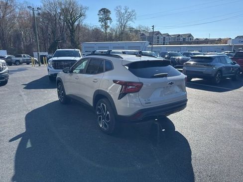 New 2026 Chevrolet Trax RS w/ Driver Confidence Package FWD image 16