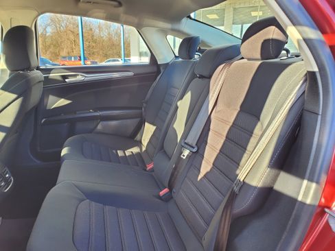 Used 2020 Ford Fusion SE image 22