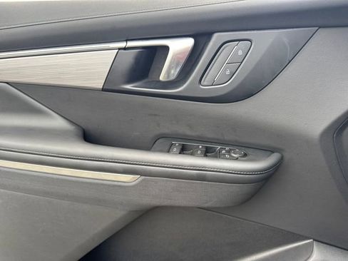 Used 2025 Buick Enclave Preferred image 18