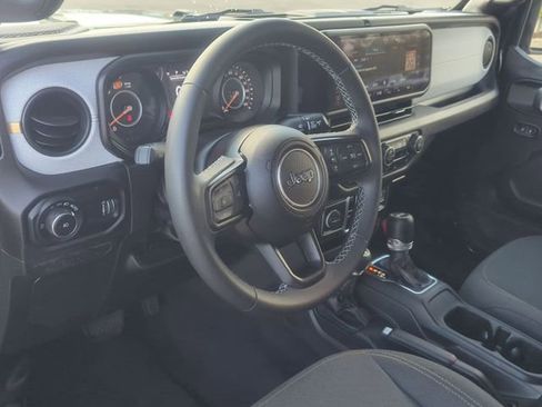 Used 2025 Jeep Wrangler Unlimited Sport AWD/4WD image 12