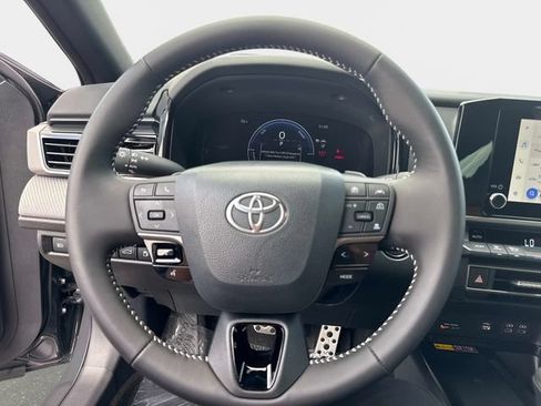 Used 2026 Toyota Camry SE FWD image 21