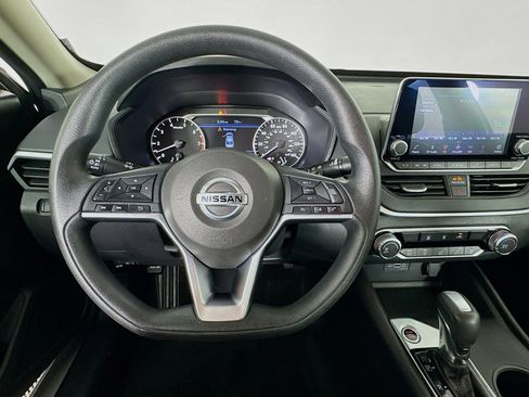 Used 2019 Nissan Altima 2.5 S FWD image 11