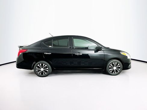 Used 2019 Nissan Versa SV image 10