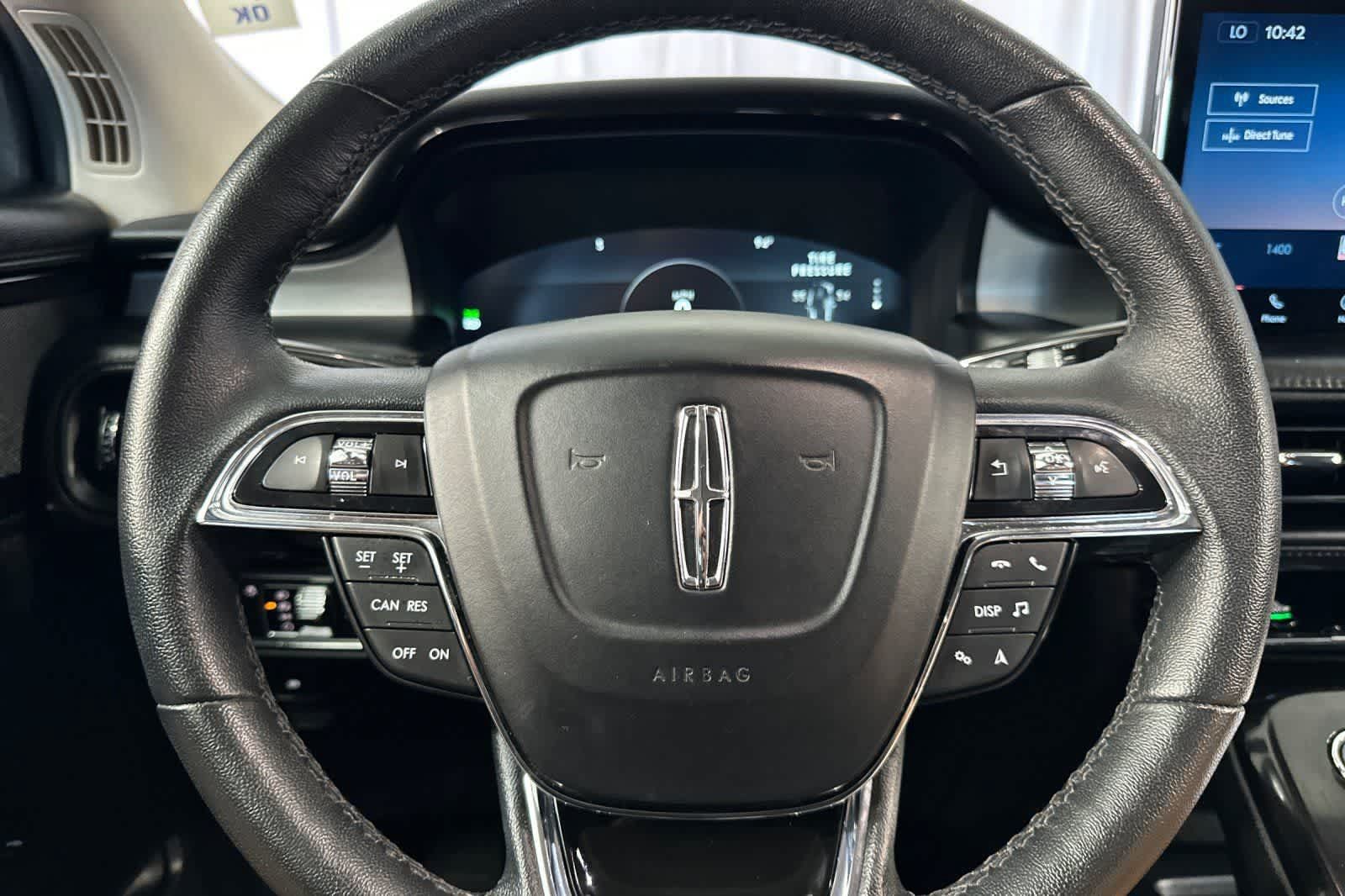 Used 2022 Lincoln Nautilus FWD w/ Premium Package image 30