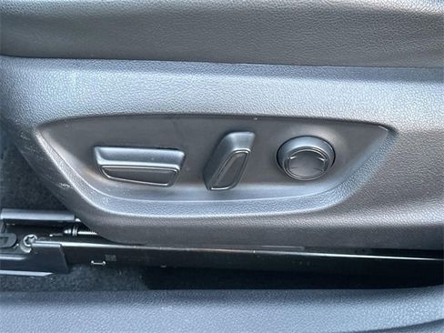 Used 2022 Toyota Camry SE image 31