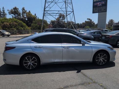 Used 2023 Lexus ES 350 w/ Premium Package FWD image 4