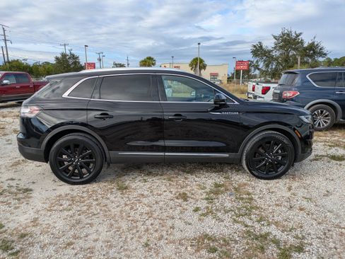 Used 2022 Lincoln Nautilus Reserve w/ Equipment Group 201A image 3