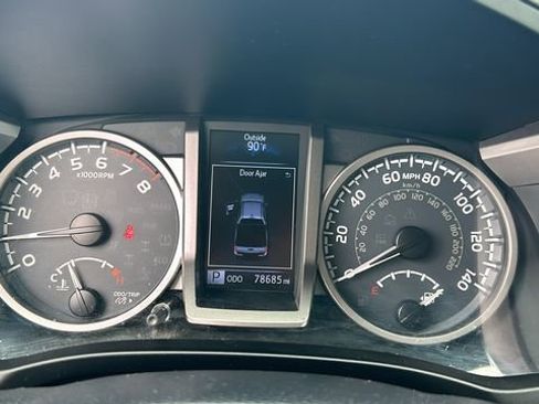 Used 2019 Toyota Tacoma SR5 image 18