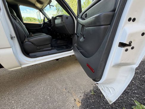 Used 2006 GMC Sierra 3500 W/T RWD image 8