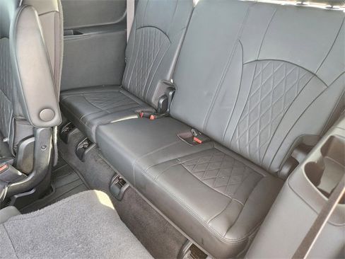 Used 2023 Buick Enclave Avenir w/ Avenir Technology Package image 31