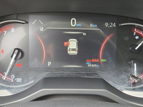 Used 2020 Toyota RAV4 Limited image 24