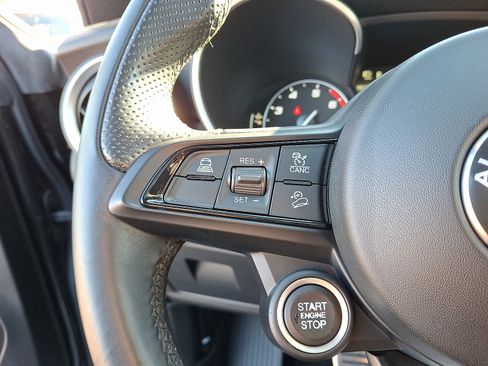 Used 2022 Alfa Romeo Stelvio Ti image 22