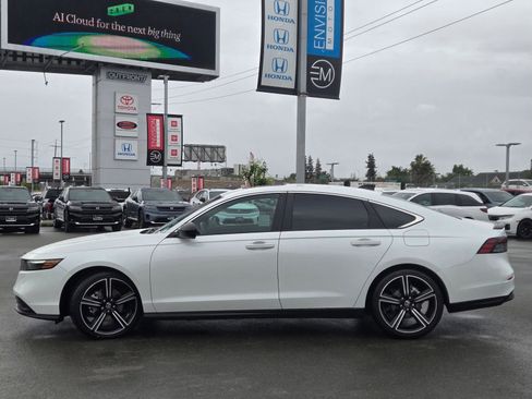 Used 2024 Honda Accord Sport image 4