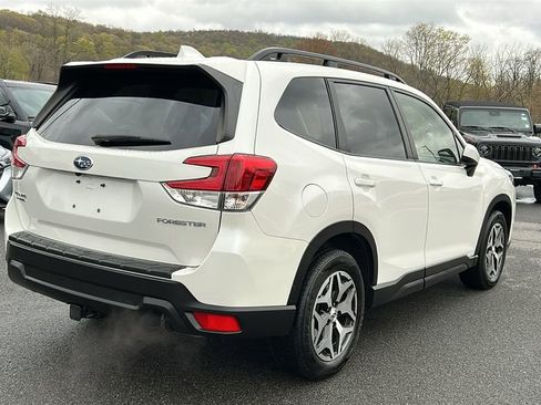 Used 2023 Subaru Forester Premium image 4