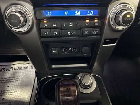 Used 2020 Toyota 4Runner Limited AWD/4WD image 33