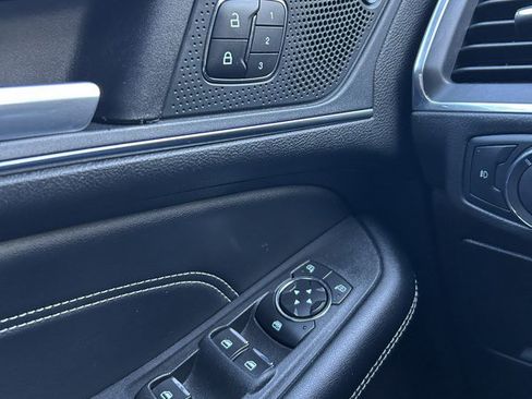 Used 2022 Ford Edge Titanium image 23