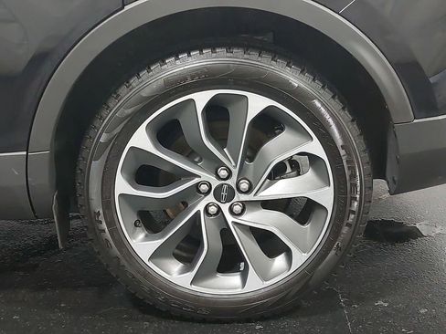 Used 2022 Lincoln Nautilus Reserve image 35