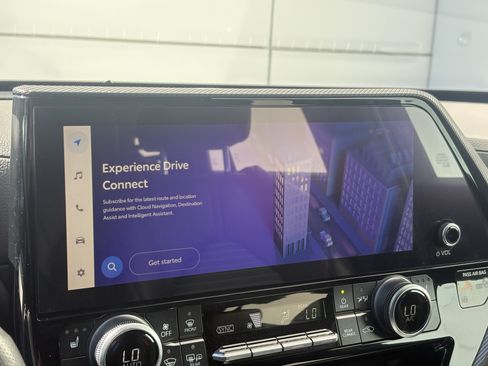 Used 2023 Toyota Highlander XSE FWD image 23