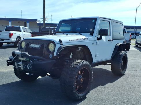Used 2015 Jeep Wrangler Rubicon w/ Power Convenience Group AWD/4WD image 1