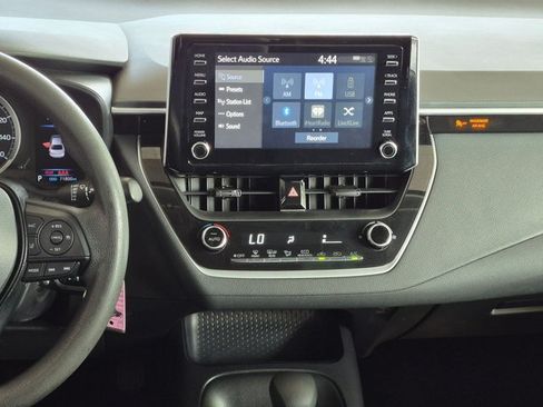 Used 2020 Toyota Corolla LE FWD image 13