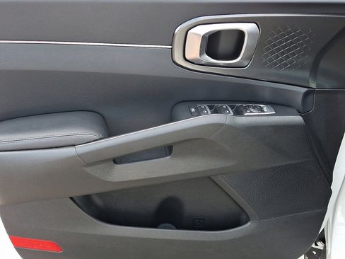 Used 2023 Kia Sorento EX image 23