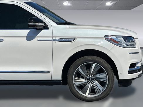 Used 2018 Lincoln Navigator L Reserve w/ Technology Package image 20