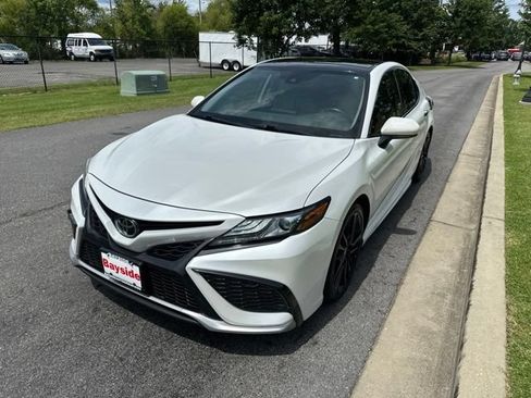 Used 2022 Toyota Camry XSE FWD image 6