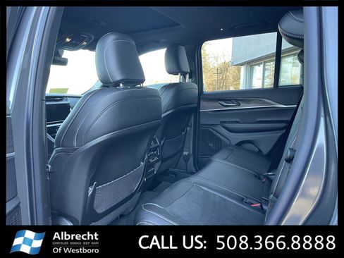 New 2026 Jeep Grand Cherokee Altitude image 11