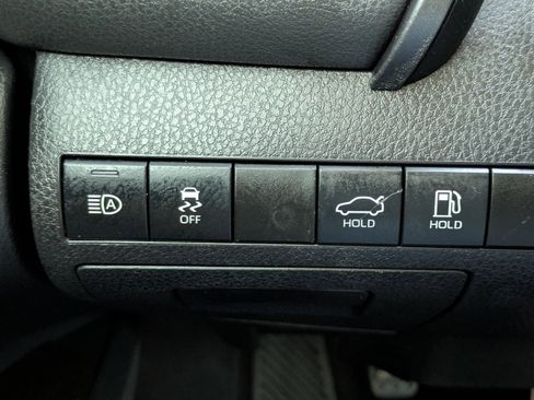 Used 2022 Toyota Camry LE image 30