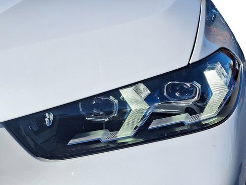 Used 2024 BMW X5 sDrive40i w/ Premium Package image 10