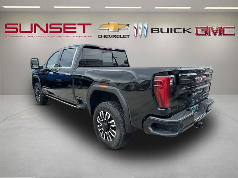 Used 2025 GMC Sierra 2500 Denali w/ Denali Reserve Package AWD/4WD image 6