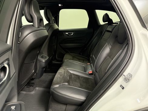 Used 2018 Volvo XC60 T6 R-Design w/ Convenience Package image 19