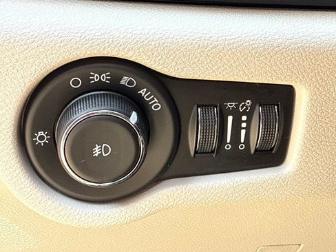 Used 2017 Chrysler Pacifica Touring-L Plus FWD image 21