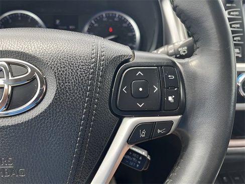 Used 2019 Toyota Highlander Limited image 20